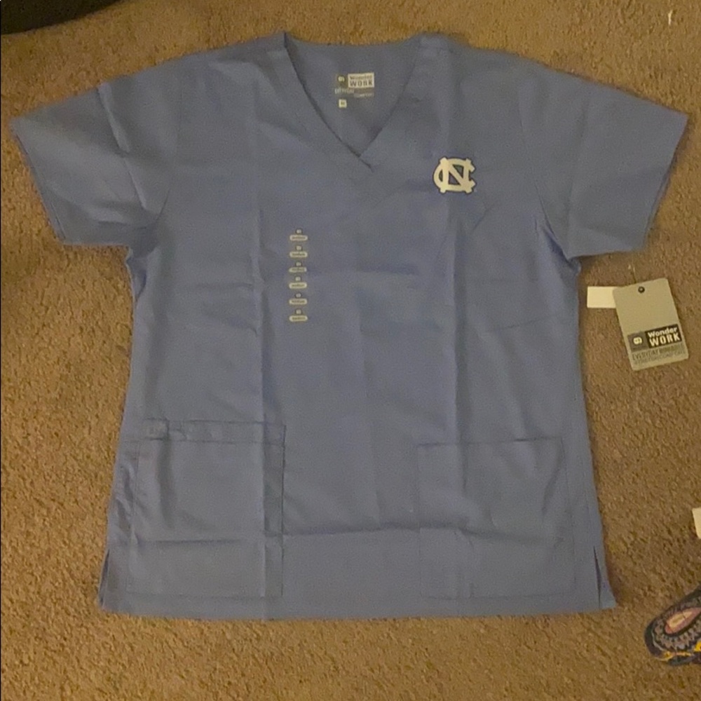 UNC Scrub Top